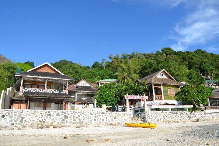 Arthur's Place Dive Resort Beach Front Anilao